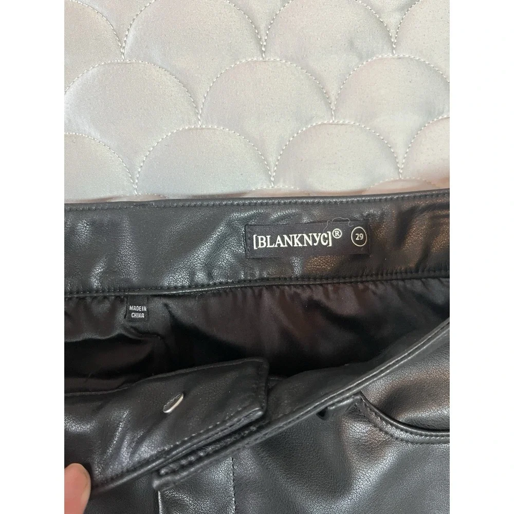 Women Y2K brand Blanknyc Black Leather Mini Skirt Size 29 Western Rocker Chic - Picture 3 of 7